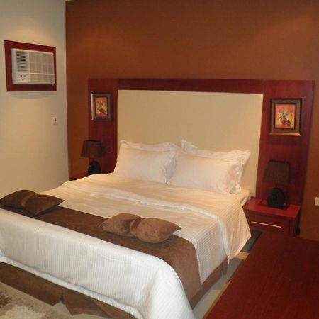 อัลมูฮัยดบ์ นัดวะอ์ อพาร์ตโฮเต็ล Aparthotel ริยาดห์ ภายนอก รูปภาพ